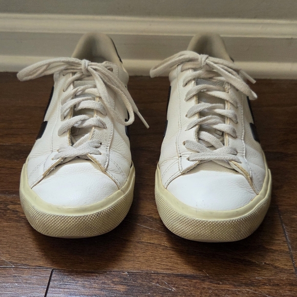 Veja Campos Women's White Sneakers Size 8 - Picture 4 of 9
